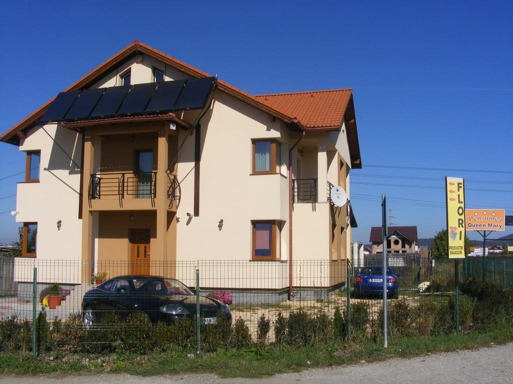 Pensiunea Queen Mary Sanpetru Exterior photo